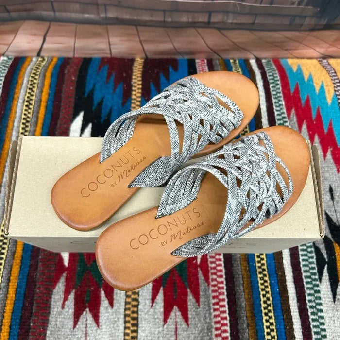 Coconuts By Matisse Women's Zelda Woven Slide Sandal CLOSEOUT