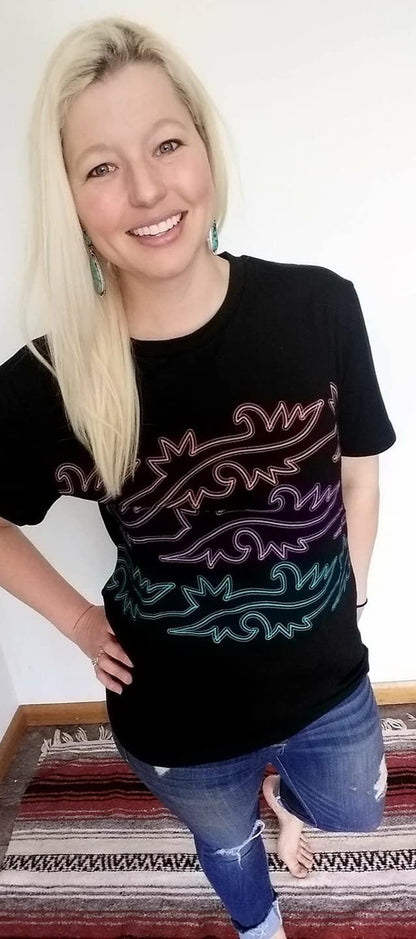 Cowgirl tee Multi Scroll colors