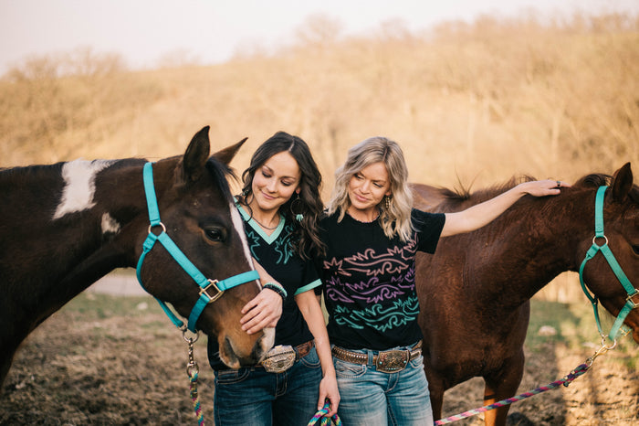 Cowgirl tee Multi Scroll colors