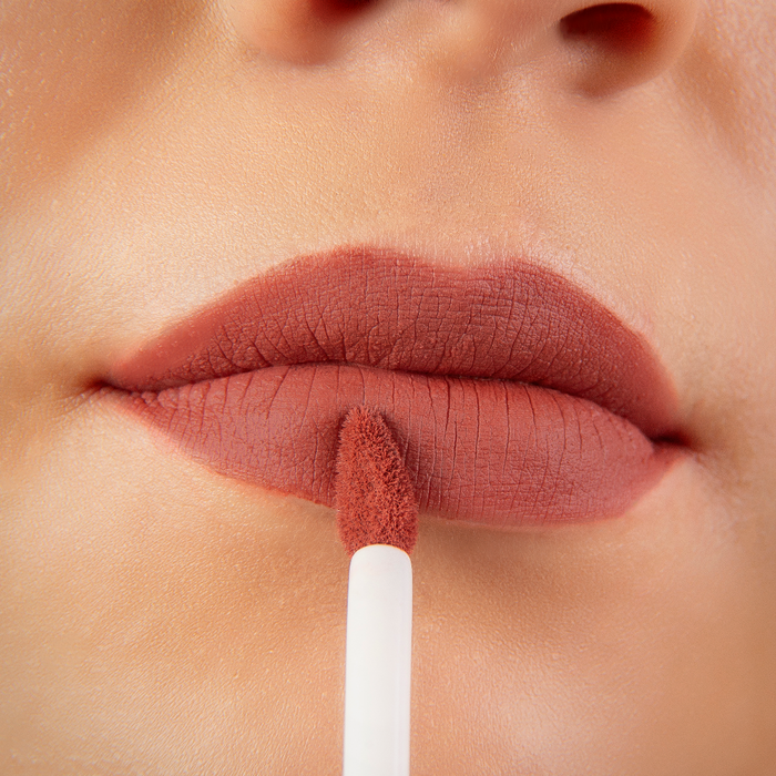 DIVINE MATTE LABIAL LÍQUIDO CREMOSO (05 Caramelo)