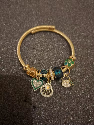 Fashion Stainless Steel Gold Green Charm Love Bracelet with Beaded Pendant Charms