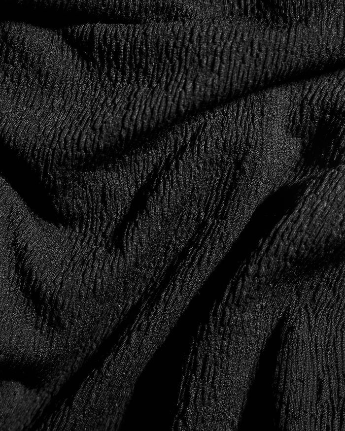 Fabric swatch of Lifty - Contour Crinkle Black/White