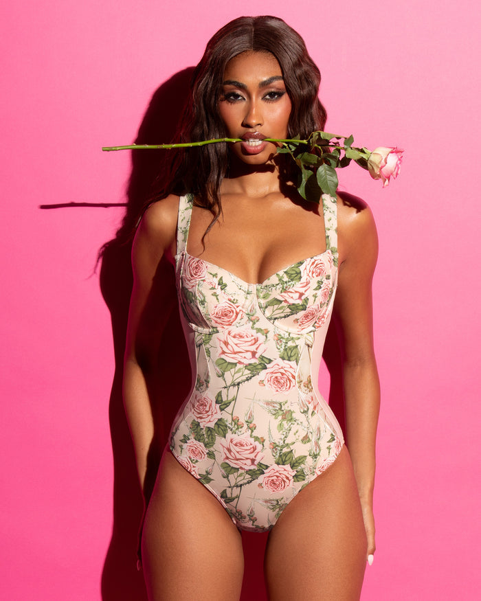 Editorial image of model in Lifty - Contour Thorny Rose/Oat