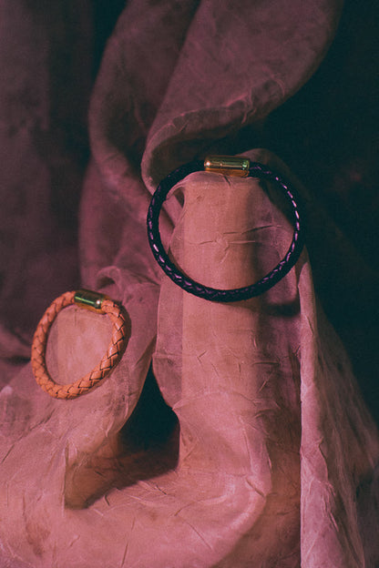 MAGNET ROPE CUFF