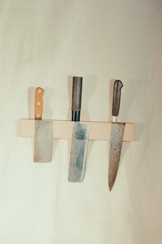 MAGNETIC KNIFE HOLDER