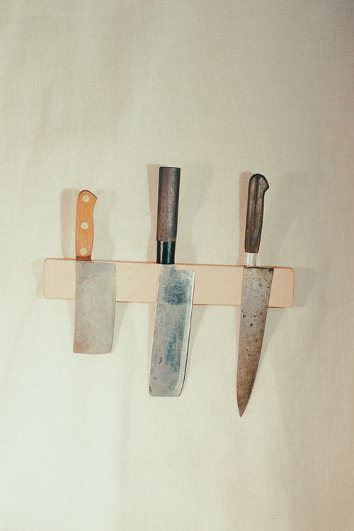 MAGNETIC KNIFE HOLDER