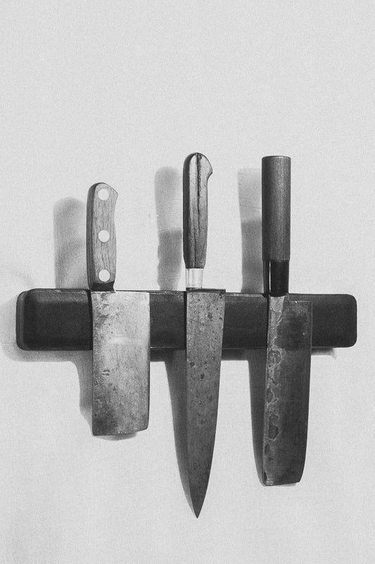 MAGNETIC KNIFE HOLDER