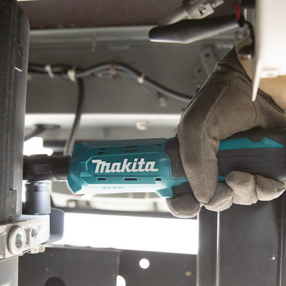 Makita Outdoor Adventure 18V Drive Ratchet Kit (2.0Ah)