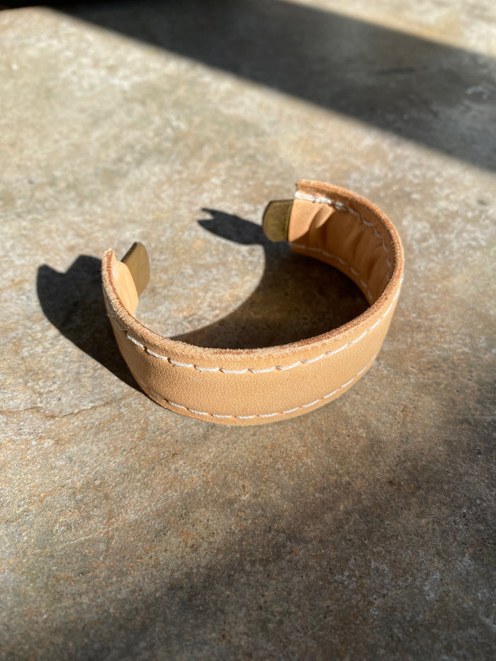 NARROW STITCH BRASS CUFF