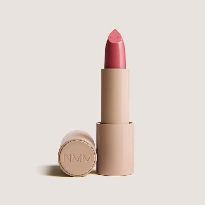 No Makeup Makeup – plum 01 Creme Classic Lipstick component, natural minimal makeup