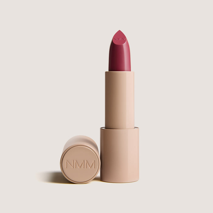 No Makeup Makeup – plum 02 Creme Classic Lipstick component, natural minimal makeup