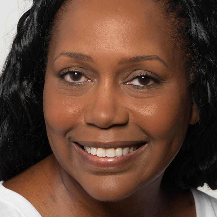No Makeup Makeup – close-up of woman wearing foundation shade mocha, natural minimal makeup