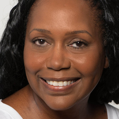 No Makeup Makeup – close-up of woman wearing foundation shade mocha, natural minimal makeup
