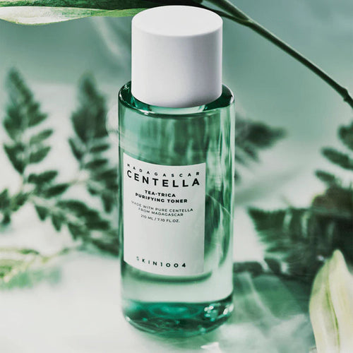 This gentle yet effective toner is formulated with Centella Asiatica extract sourced from Madagascar, known for its calming properties.