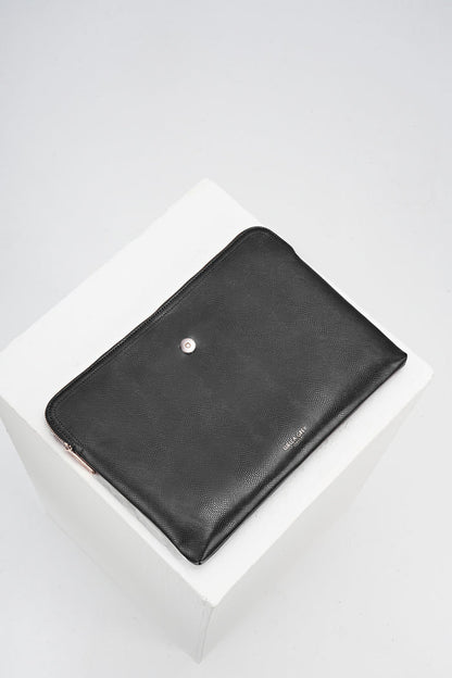 Removable central zipper laptop compartment of Stella Black faux leather Laptop Tote