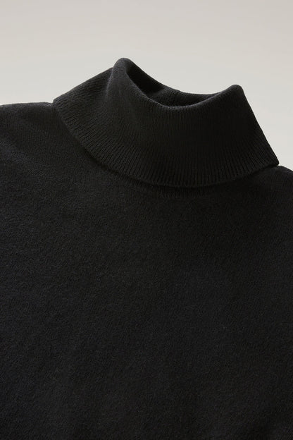 Turtleneck Sweater in Wool Blend Black