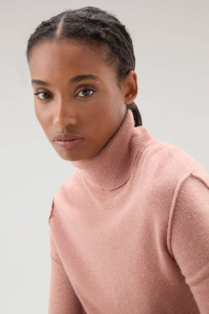 Turtleneck Sweater in Wool Blend Dry Rose